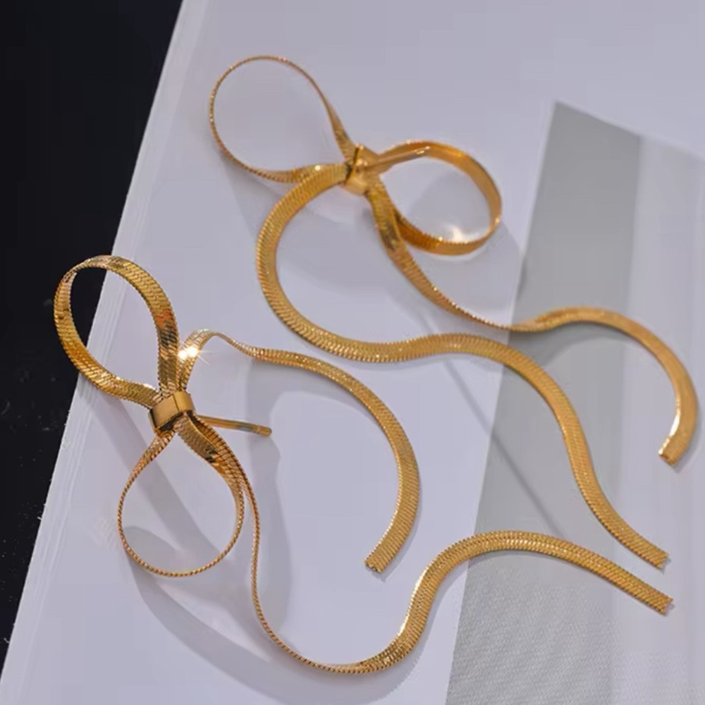 Medium Ribbon Earrings - Picture 3 of 8